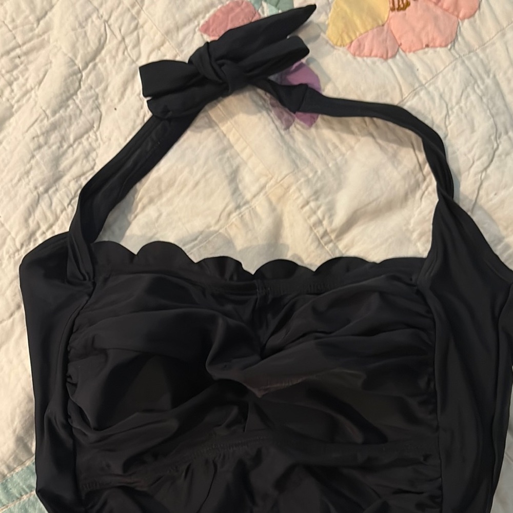 tummy control retro style flattering size M one piece black swimsuit *NEW*  #75